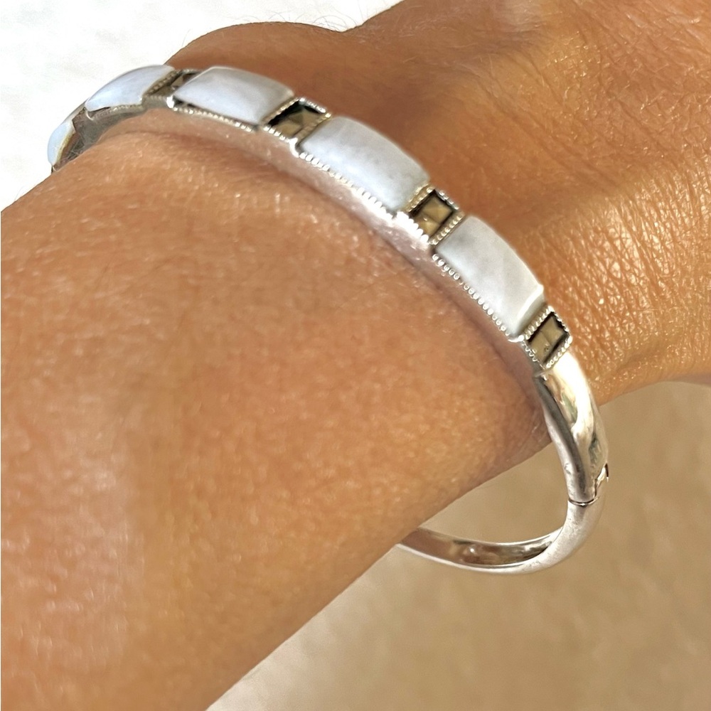 Sterling Silver Blue Lace Agate Bangle bracelet Size 7